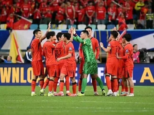 国足世界第90！日媒嘲讽：与日本差距让人绝望 人口再多也没用